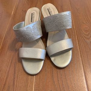 Pale gold heel shoe. Size 10